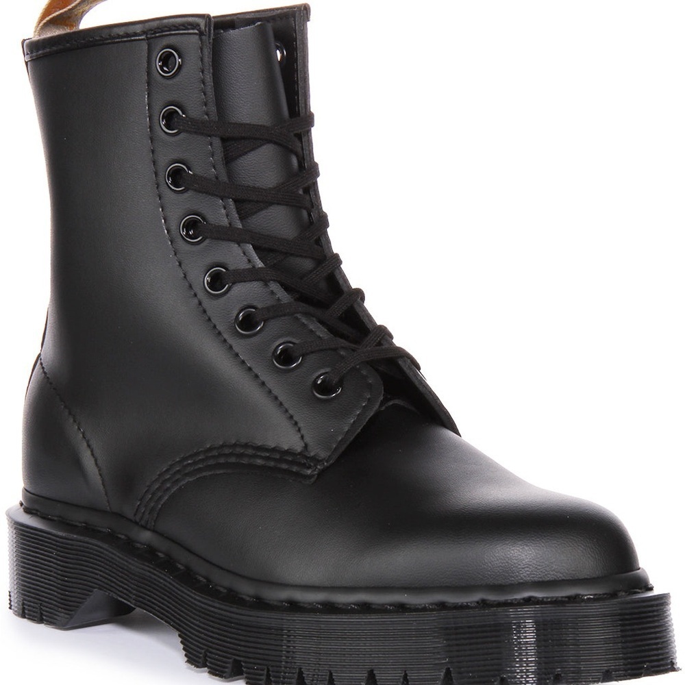 Dr Martens unisex Black Lace-Up Combat Boots